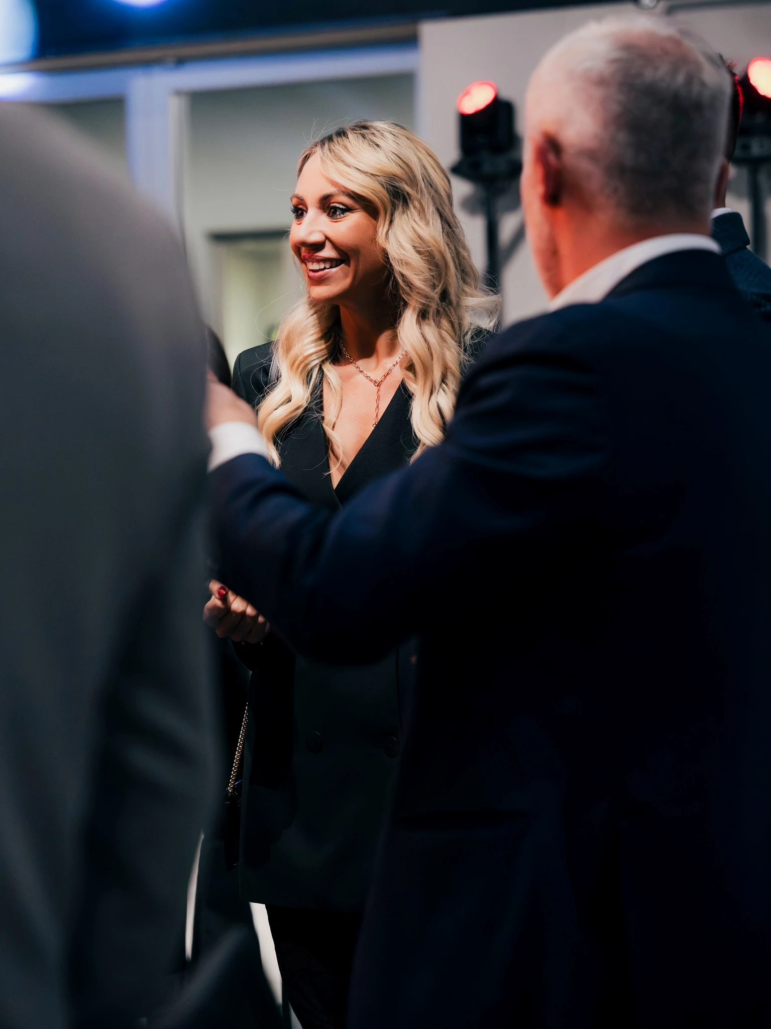 617592229 1368185758684096 5320334673532105945 N